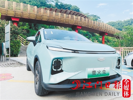 幾何E螢火蟲(chóng)外觀簡(jiǎn)潔炫酷。