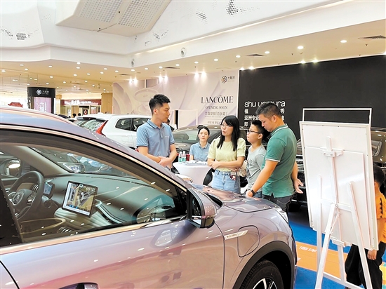 消費者購車時建議選擇口碑好的經(jīng)銷商。