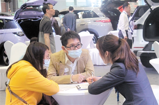 消費者在簽訂購車合同時不妨多注意。