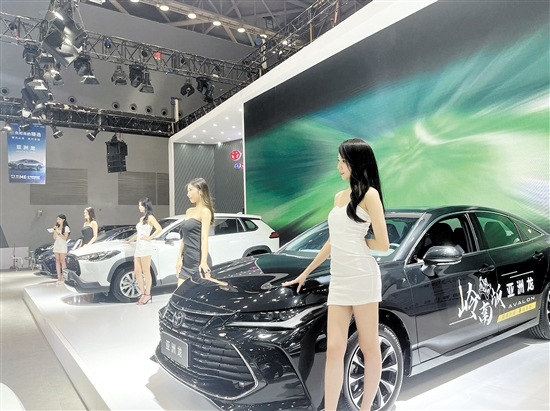 往屆本報(bào)舉辦的大型車展，都能看到不少新車現(xiàn)場上市。