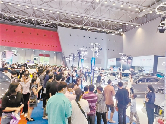 本報往屆車展人氣旺。